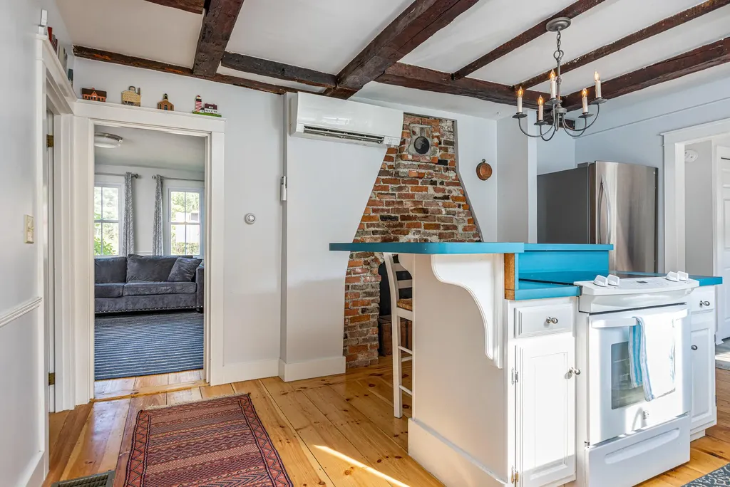 218 Main Street Freeport ME 04032