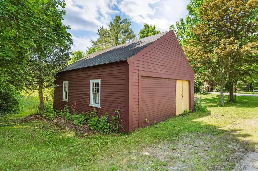 16 Old Village Road Winthrop ME 04364