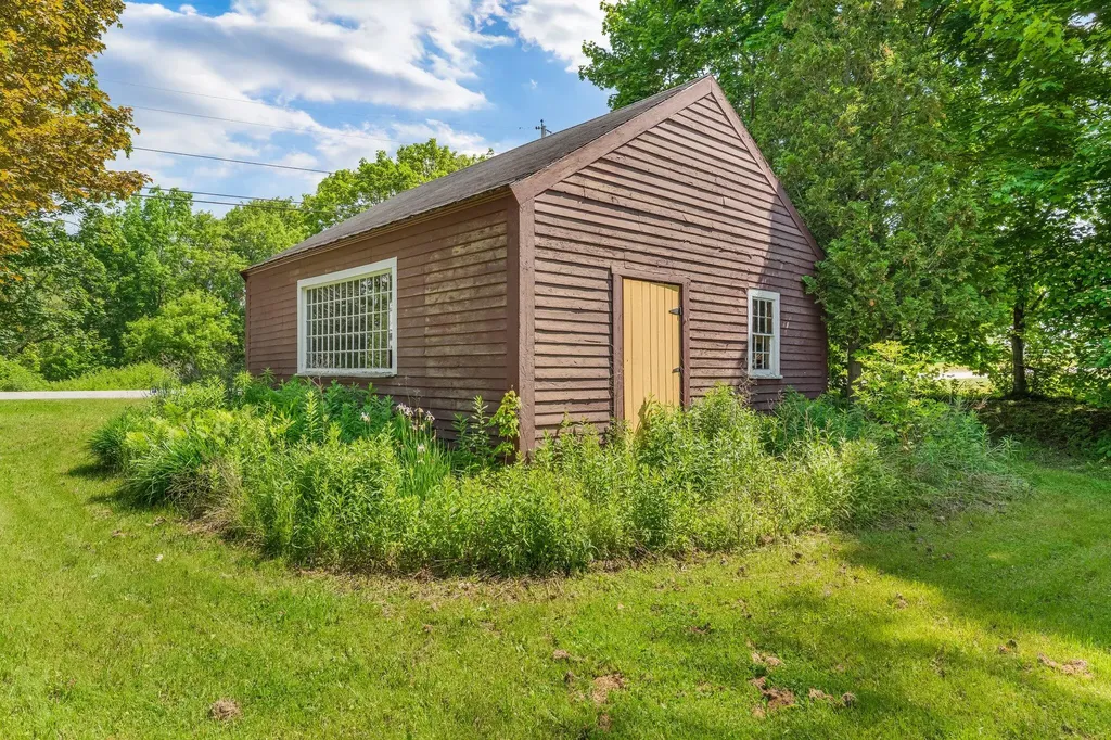 16 Old Village Road Winthrop ME 04364