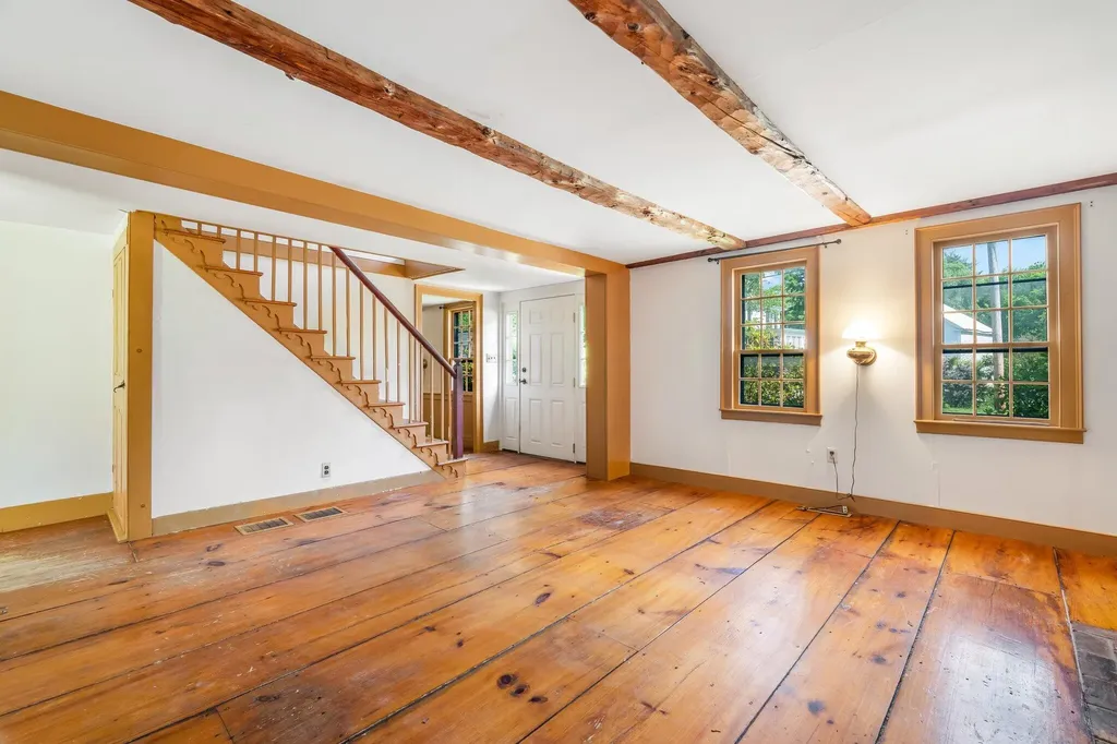 16 Old Village Road Winthrop ME 04364