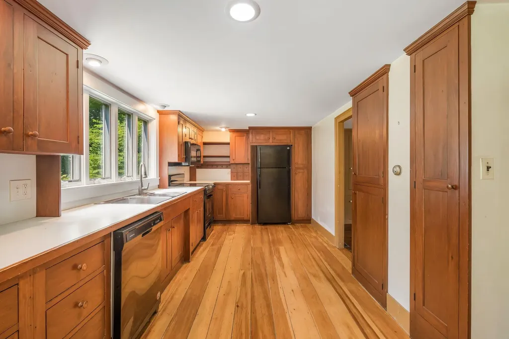 16 Old Village Road Winthrop ME 04364