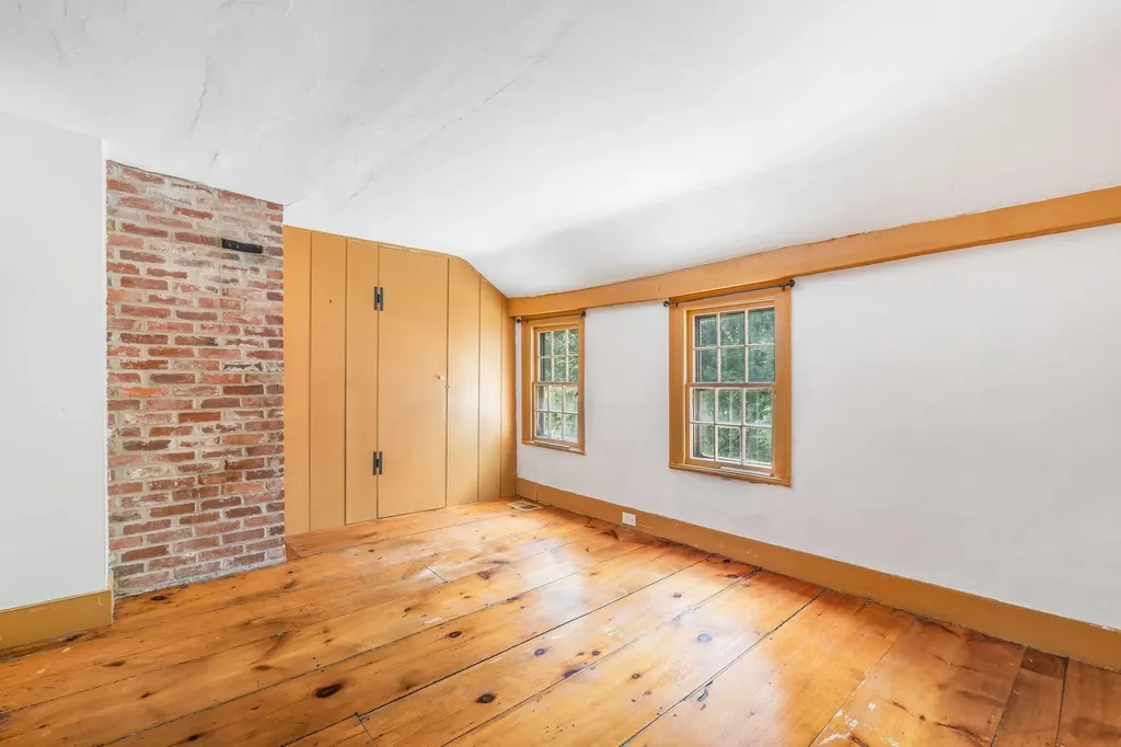 16 Old Village Road Winthrop ME 04364