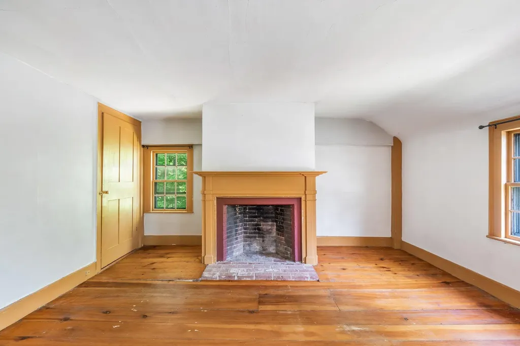 16 Old Village Road Winthrop ME 04364