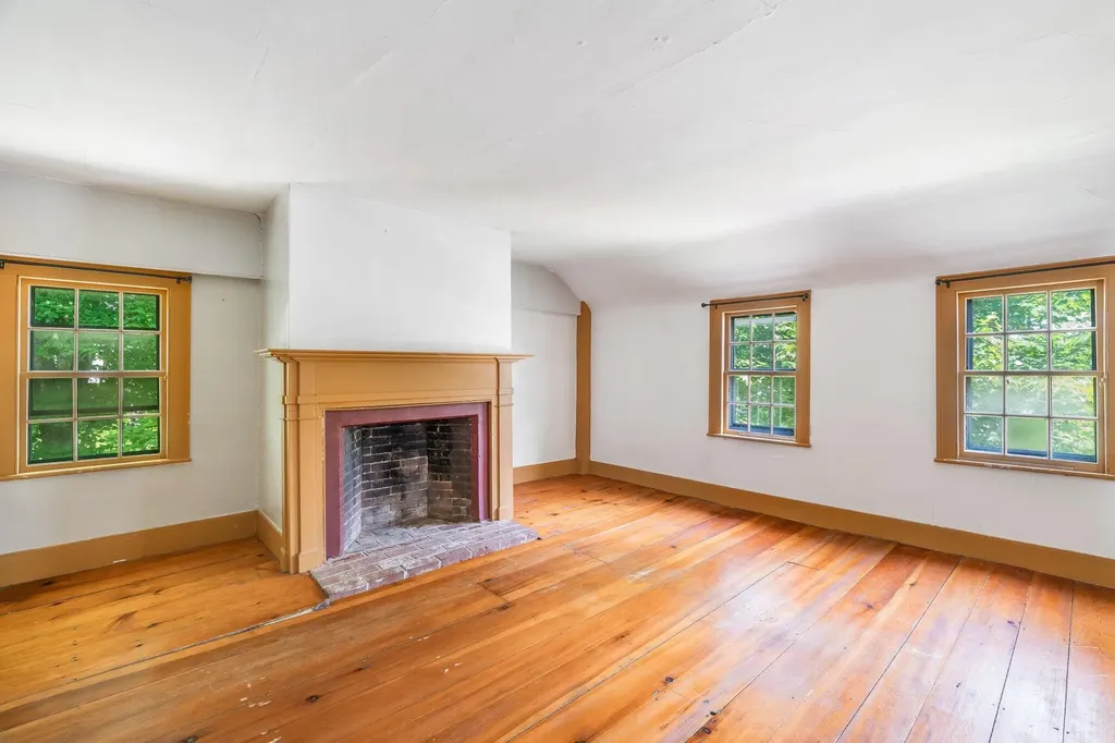 16 Old Village Road Winthrop ME 04364