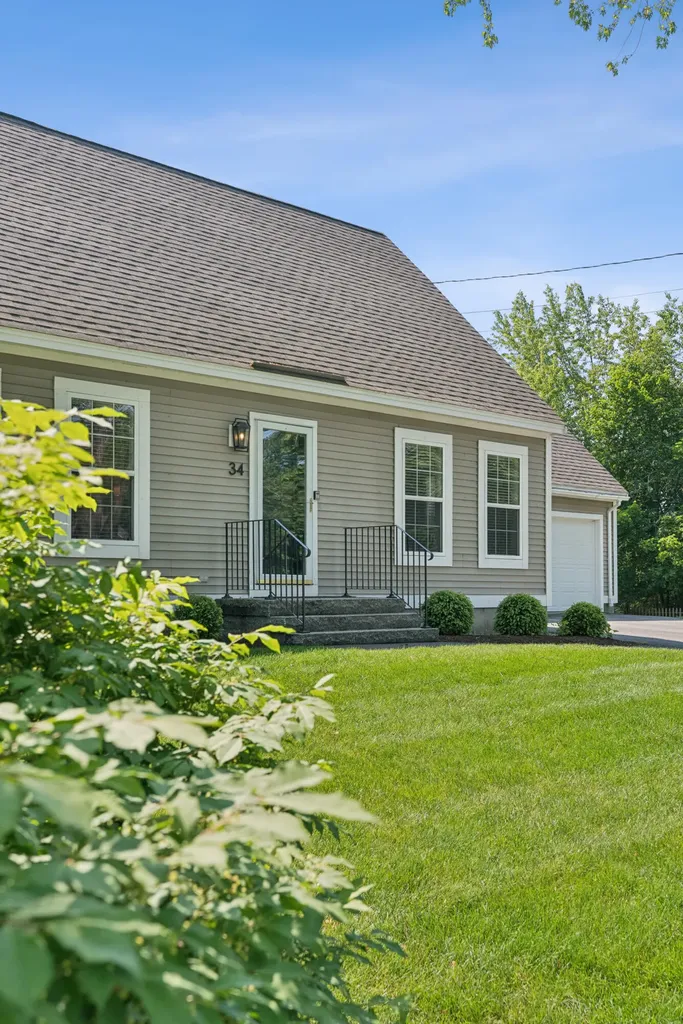34 Thompson Road Kennebunk ME 04043
