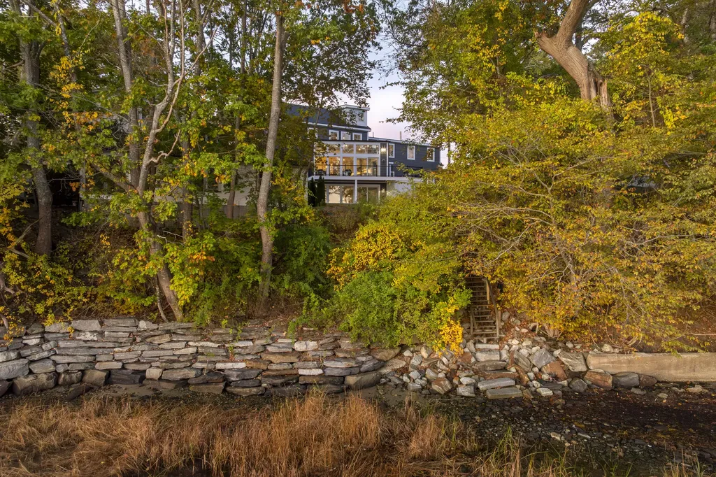 24 Amerescoggin Road Falmouth ME 04105