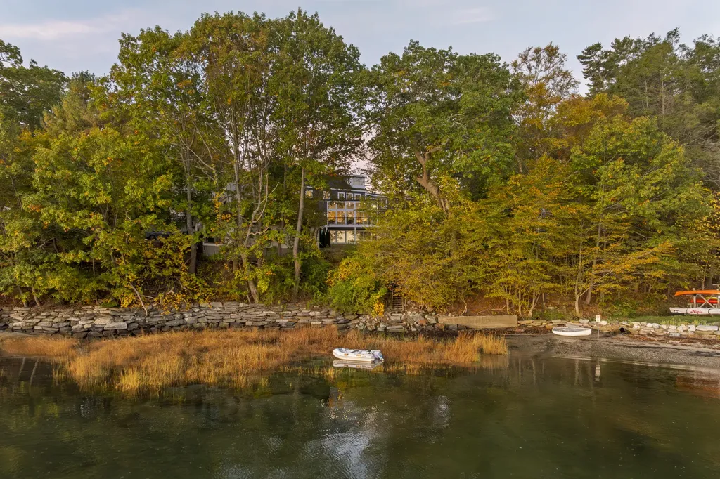 24 Amerescoggin Road Falmouth ME 04105