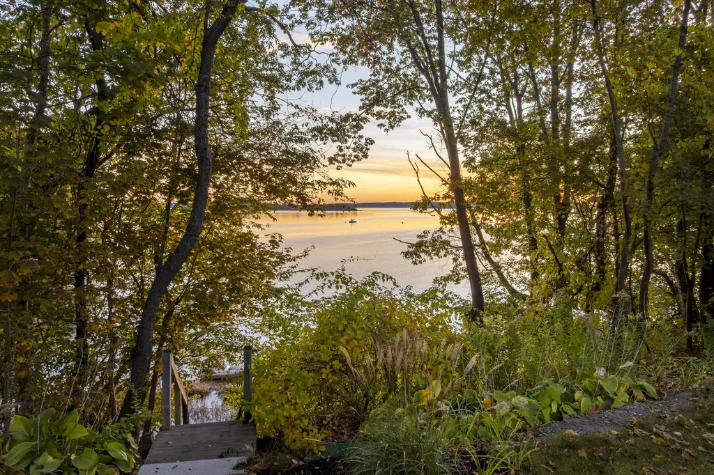 24 Amerescoggin Road Falmouth ME 04105