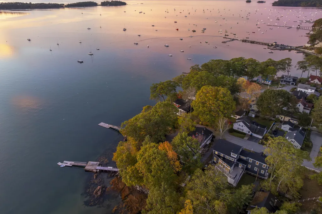 24 Amerescoggin Road Falmouth ME 04105