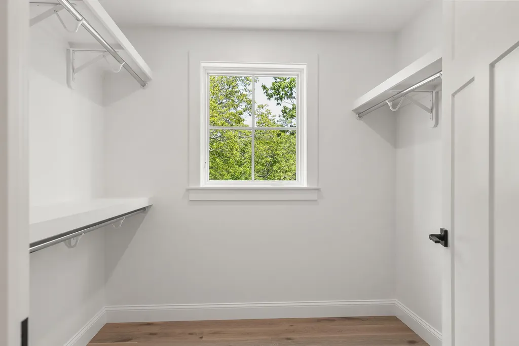 24 Amerescoggin Road Falmouth ME 04105