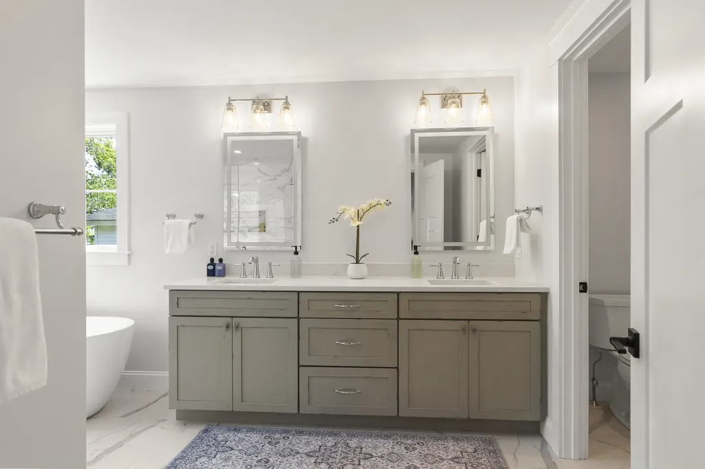 24 Amerescoggin Road Falmouth ME 04105