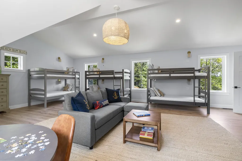 24 Amerescoggin Road Falmouth ME 04105
