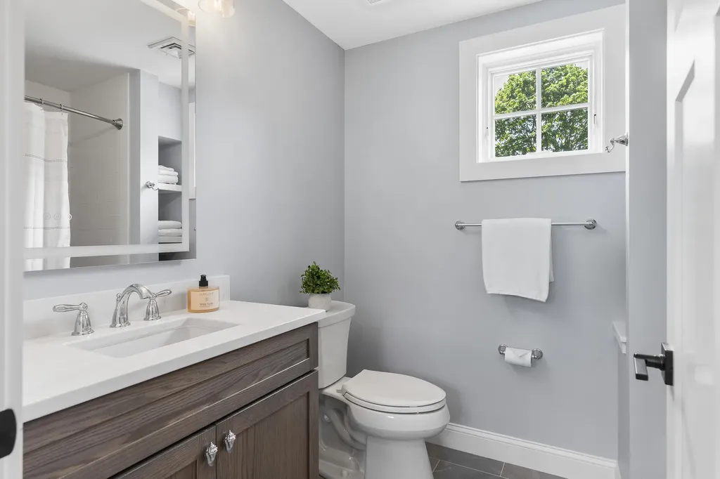24 Amerescoggin Road Falmouth ME 04105
