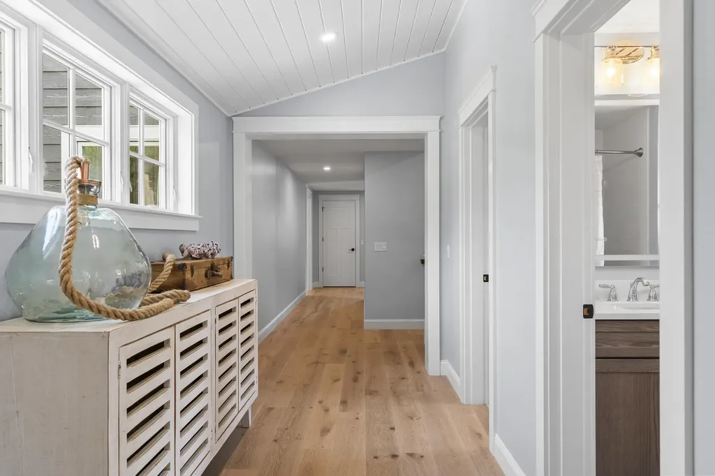 24 Amerescoggin Road Falmouth ME 04105