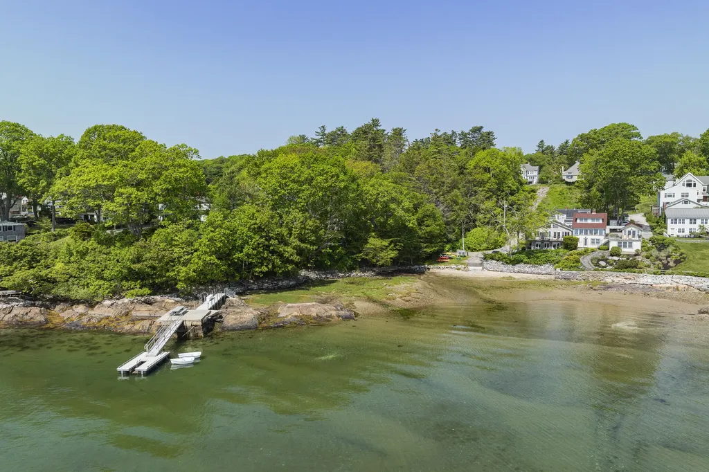 24 Amerescoggin Road Falmouth ME 04105