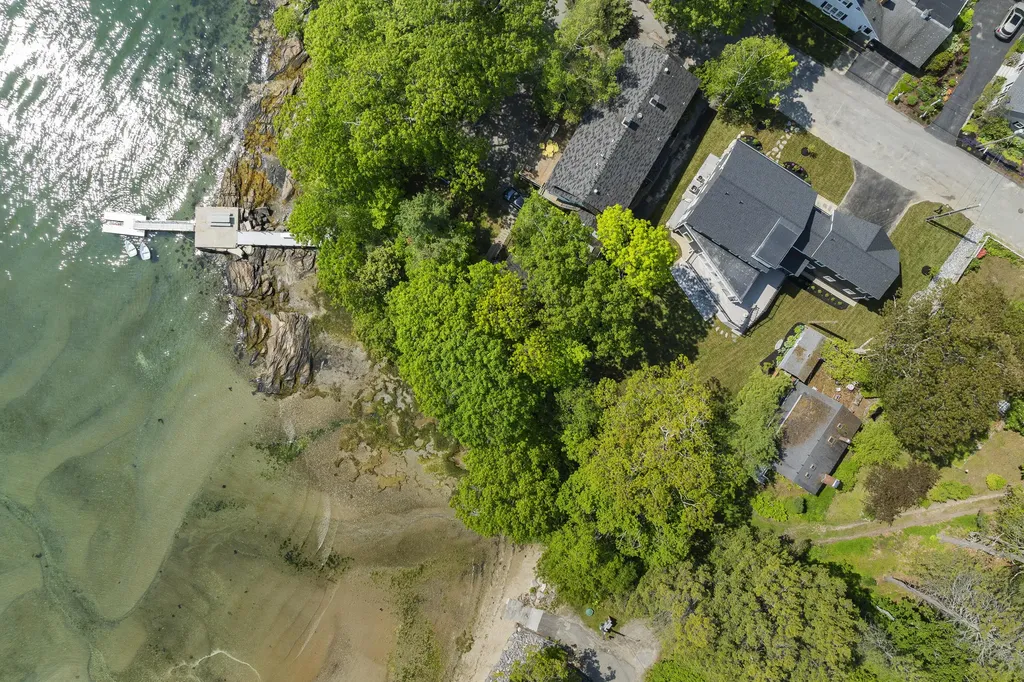 24 Amerescoggin Road Falmouth ME 04105