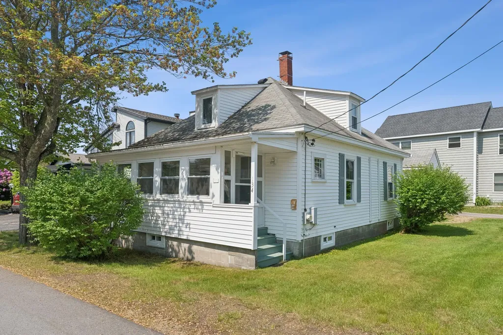 134 W Grand Avenue Old Orchard Beach ME 04064