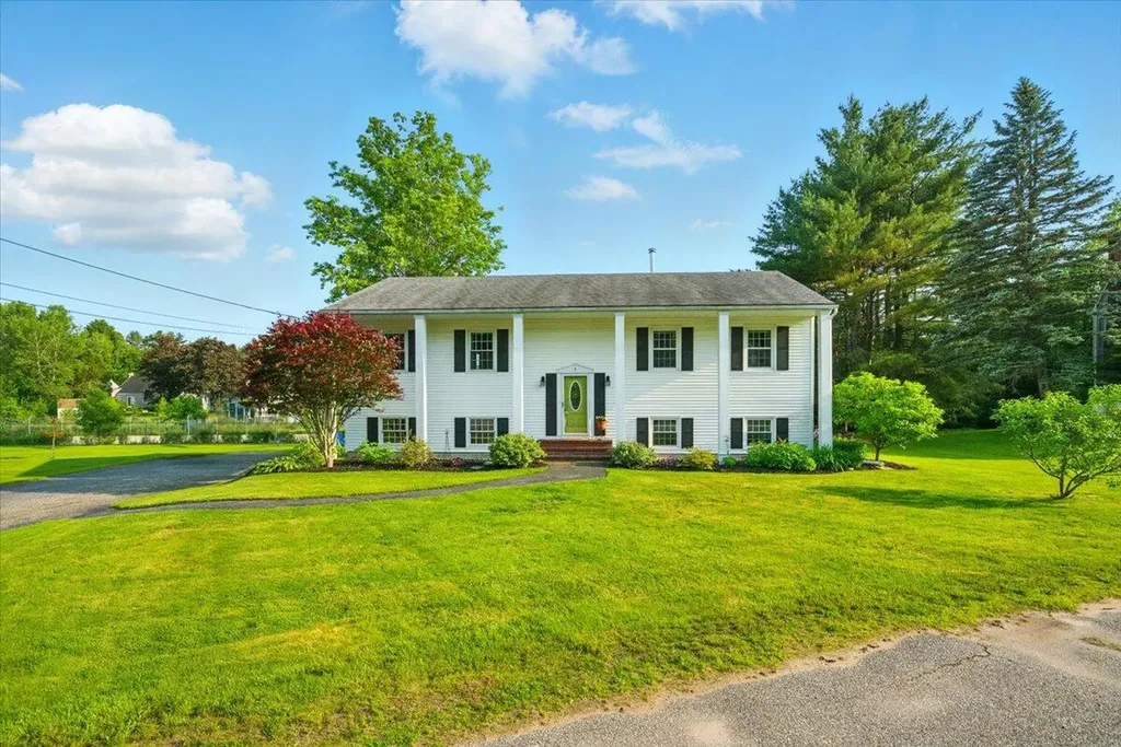 4 Hawthorne Place Lewiston ME 04240