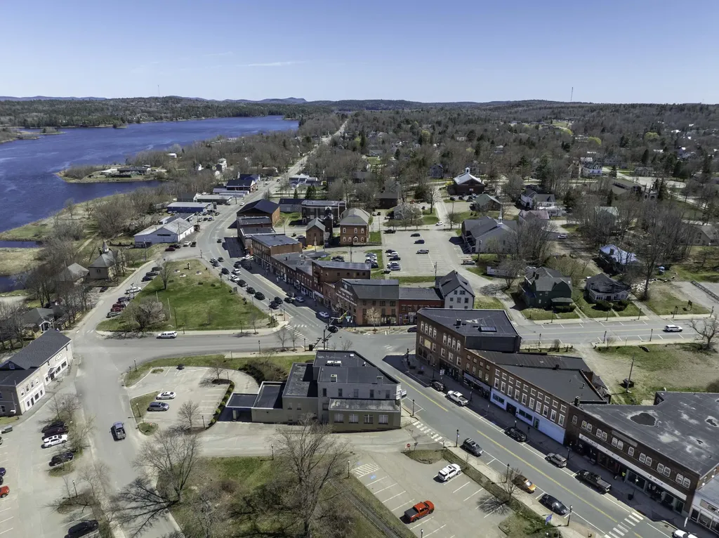 339 Main Street Calais ME 04619