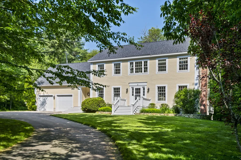 8 Country Lane Falmouth ME 04105
