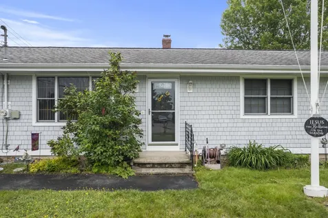 2 Laase Avenue Lewiston ME 04240