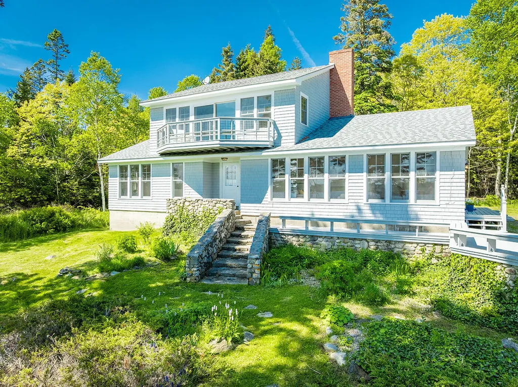 250 Davis Point Road Cushing ME 04563