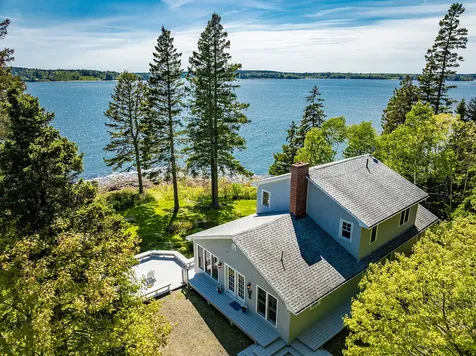 250 Davis Point Road Cushing ME 04563