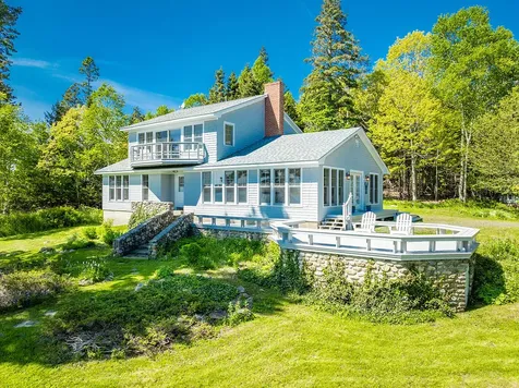 250 Davis Point Road Cushing ME 04563