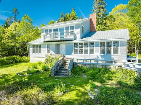 250 Davis Point Road Cushing ME 04563