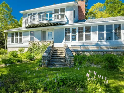 250 Davis Point Road Cushing ME 04563