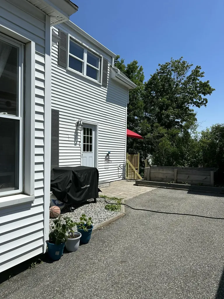 154 Cook Street Auburn ME 04210