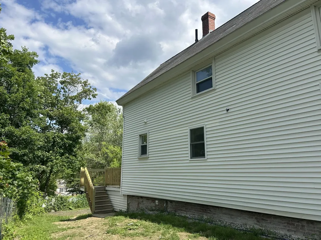 154 Cook Street Auburn ME 04210