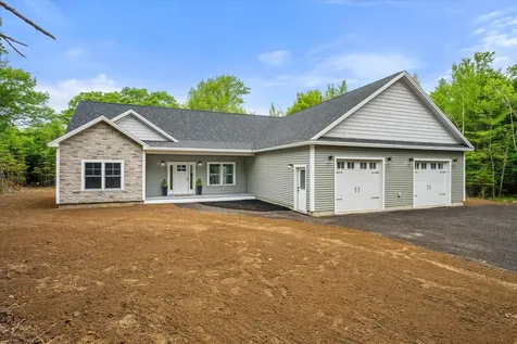 18 Crestwood Drive Orrington ME 04474