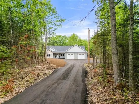 18 Crestwood Drive Orrington ME 04474