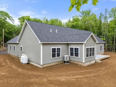 18 Crestwood Drive Orrington ME 04474