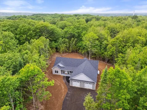 18 Crestwood Drive Orrington ME 04474