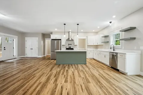 18 Crestwood Drive Orrington ME 04474