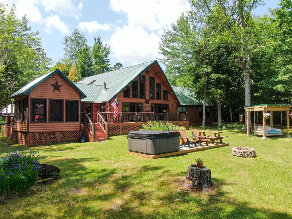 14 Peaceful Lane Lakeville ME 04487
