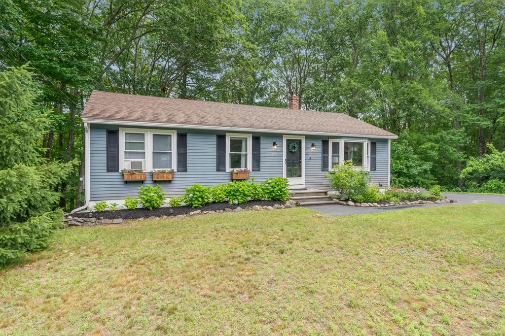 5 Running Brook Drive Sanford ME 04073