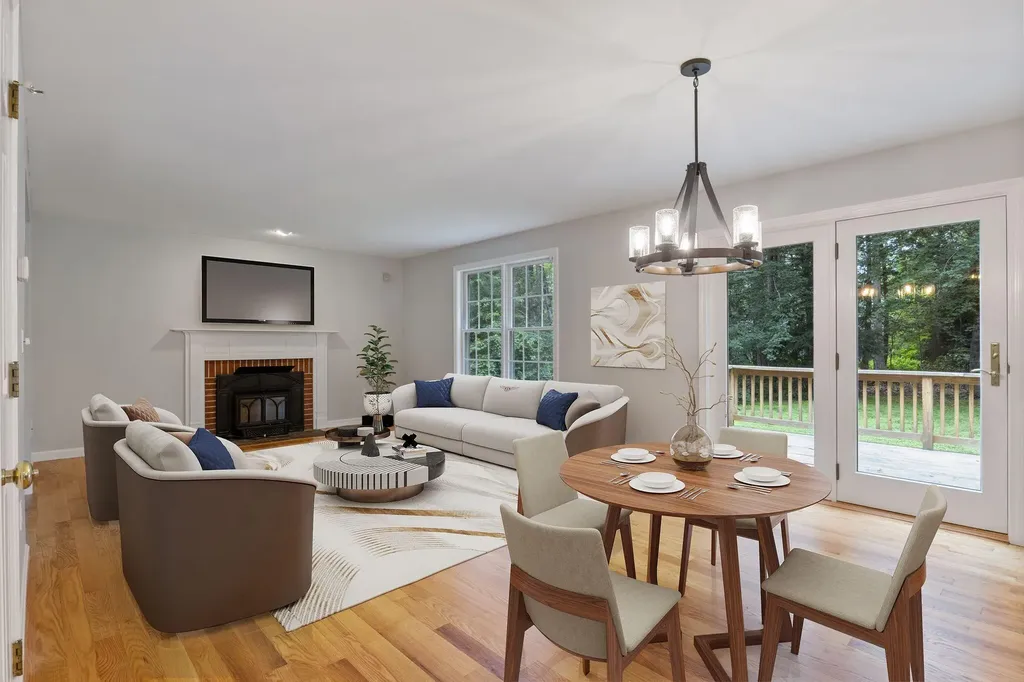 19 Lakeside Drive Falmouth ME 04105