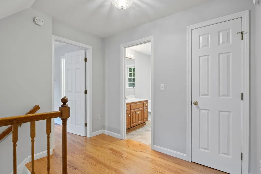 19 Lakeside Drive Falmouth ME 04105
