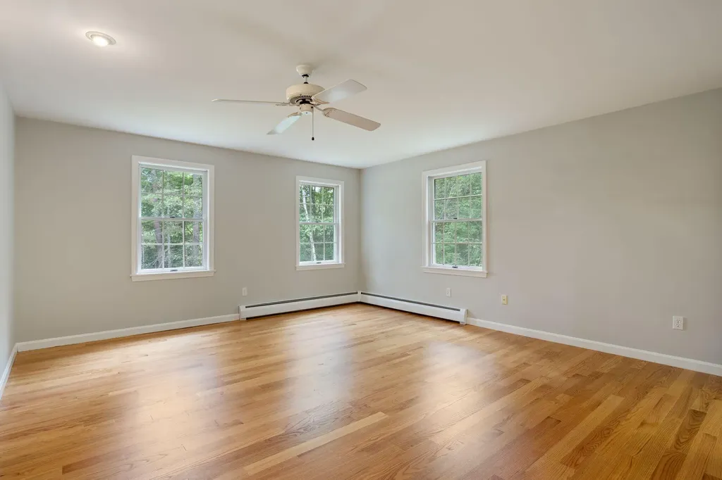 19 Lakeside Drive Falmouth ME 04105