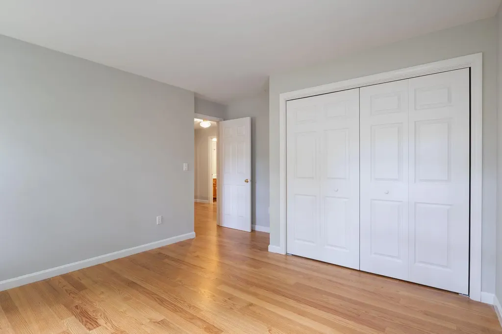 19 Lakeside Drive Falmouth ME 04105
