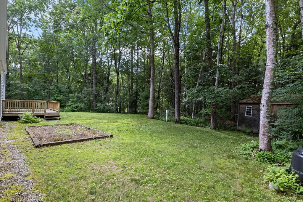19 Lakeside Drive Falmouth ME 04105
