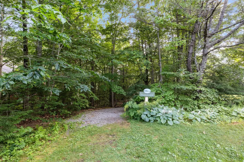 19 Lakeside Drive Falmouth ME 04105