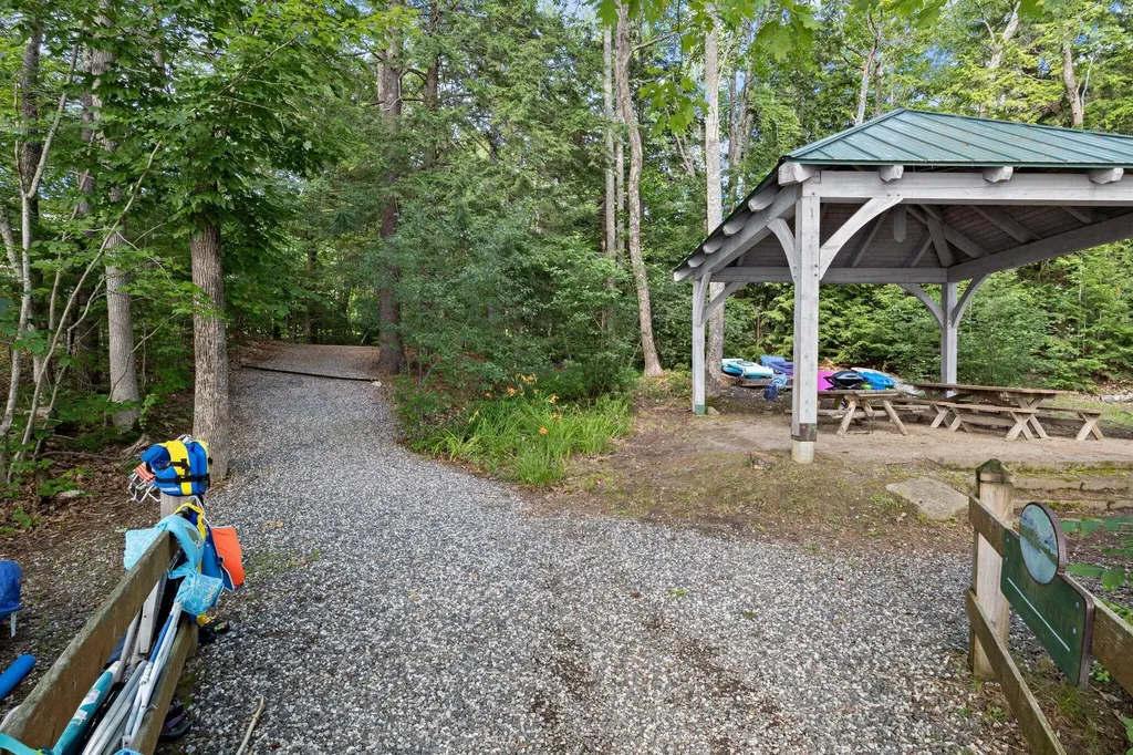 19 Lakeside Drive Falmouth ME 04105