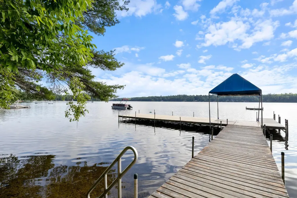 19 Lakeside Drive Falmouth ME 04105