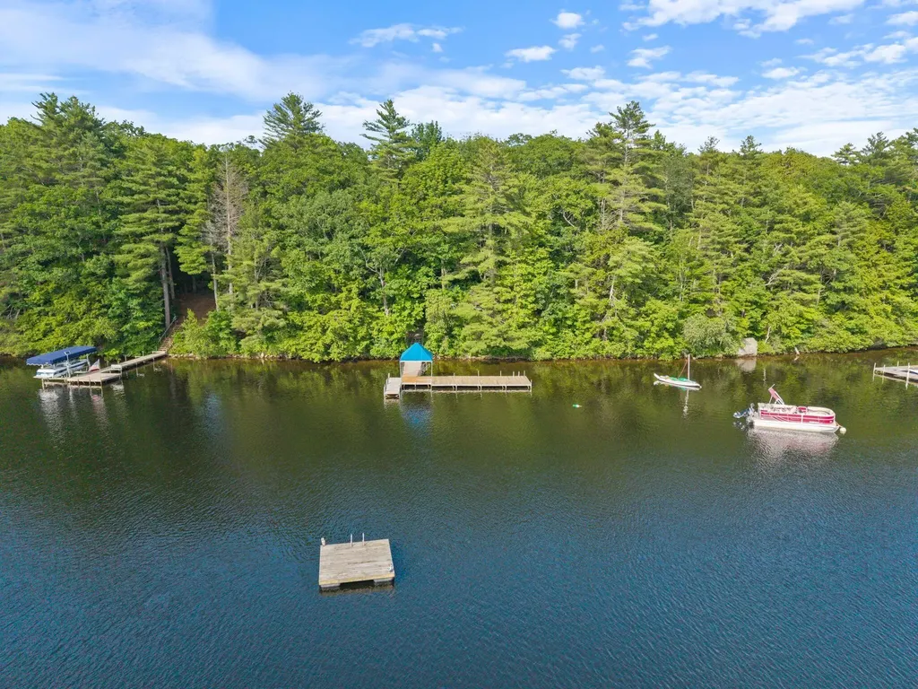 19 Lakeside Drive Falmouth ME 04105