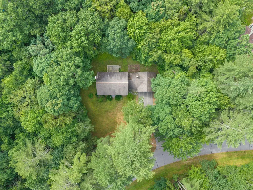 19 Lakeside Drive Falmouth ME 04105