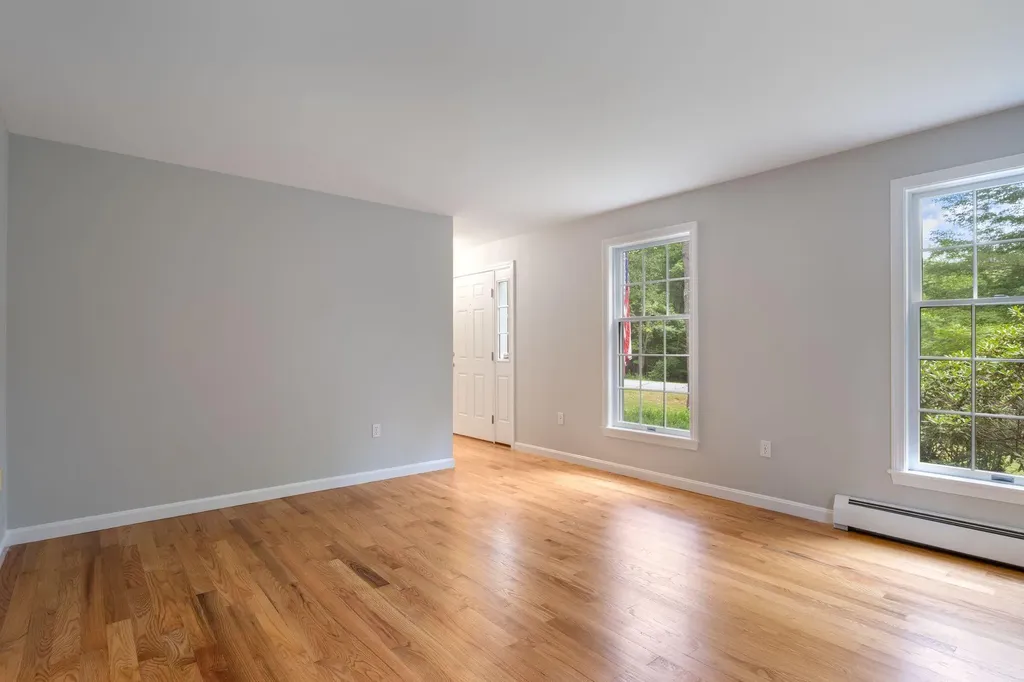 19 Lakeside Drive Falmouth ME 04105